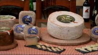 Haciendo queso en Corvera de Toranzo Queseria 3 Valles Pasiegos