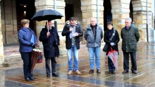 Lectura del manifiesto en Reinosa en contra de la violencia de gnero