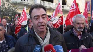 Los trabajadores de Columbia, en huelga, se concentran frente a la sede de la ONCE